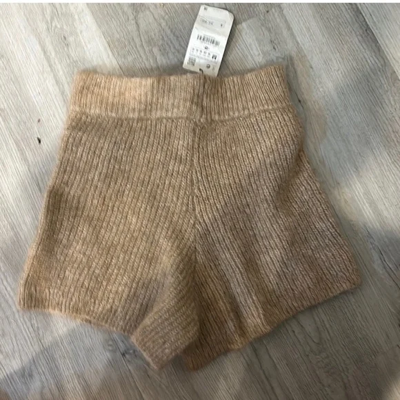 Zara Nude Beige Limited Edition Soft Wool Blend Knit Shorts med